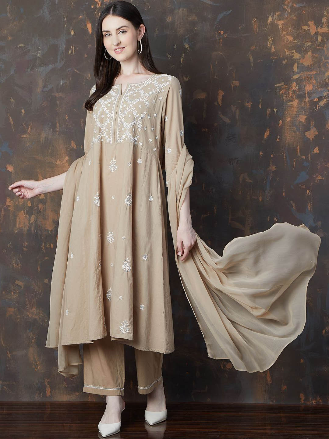 

Melange by Lifestyle Women Ethnic Motifs Embroidered Regular Thread Work Pure Cotton Kurta with Trousers &, Beige