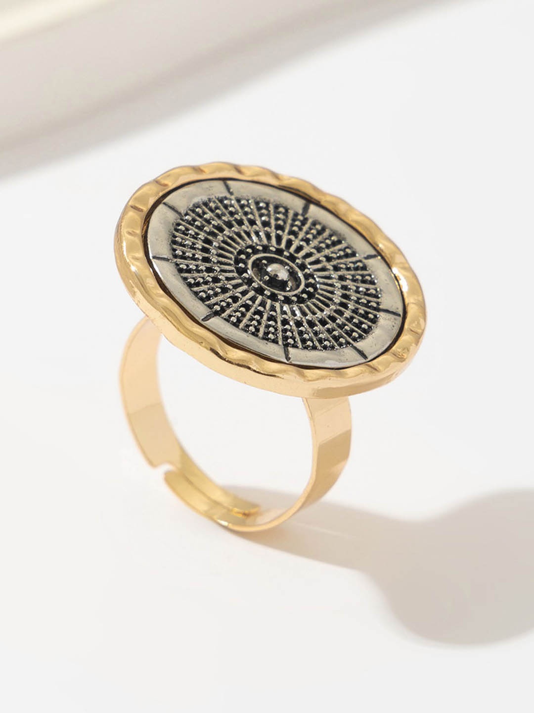 

LULU & SKY Gold Plated Finger Ring