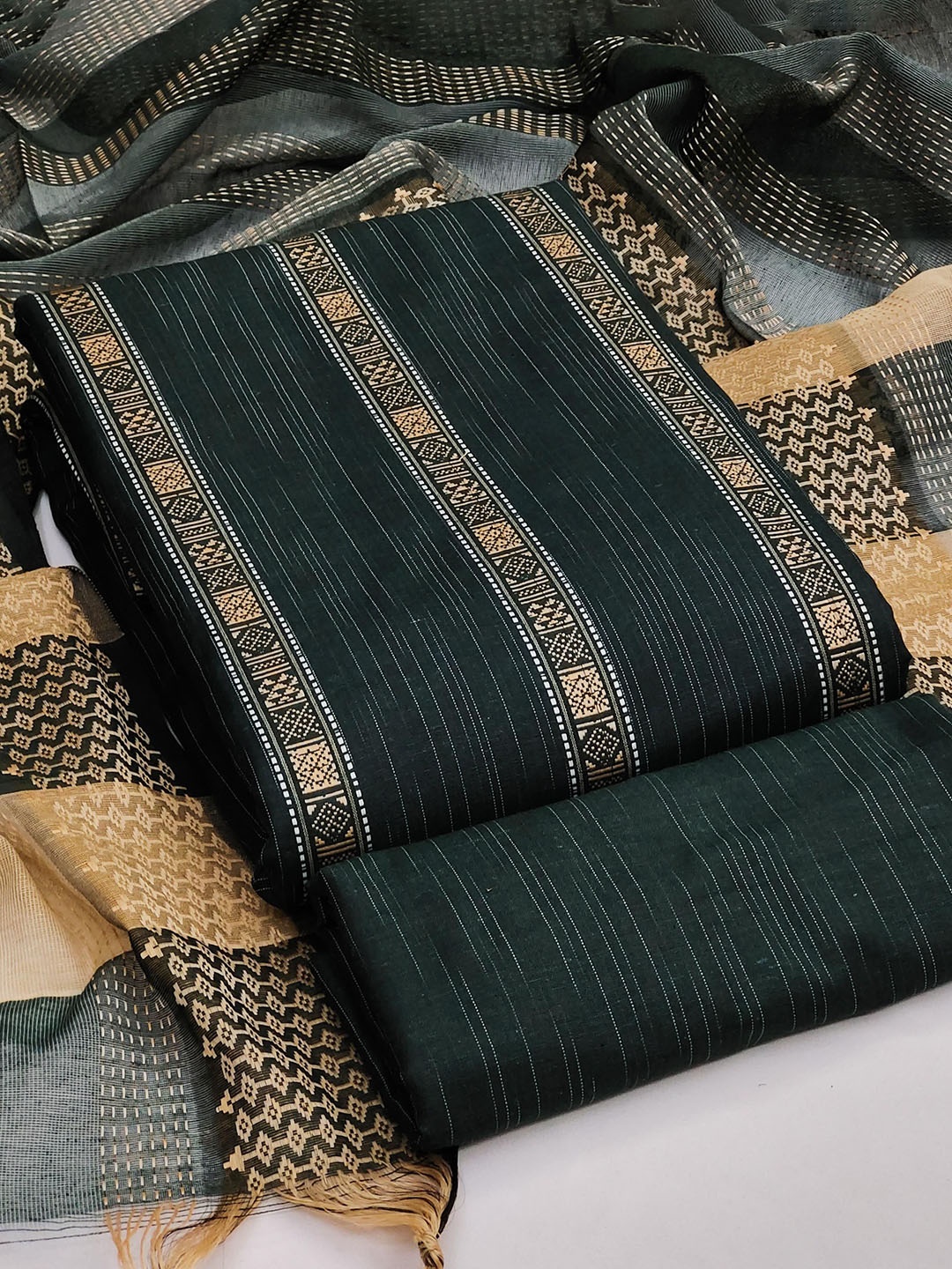 

SHADOW & SAINING Unstitched Dress Material, Green