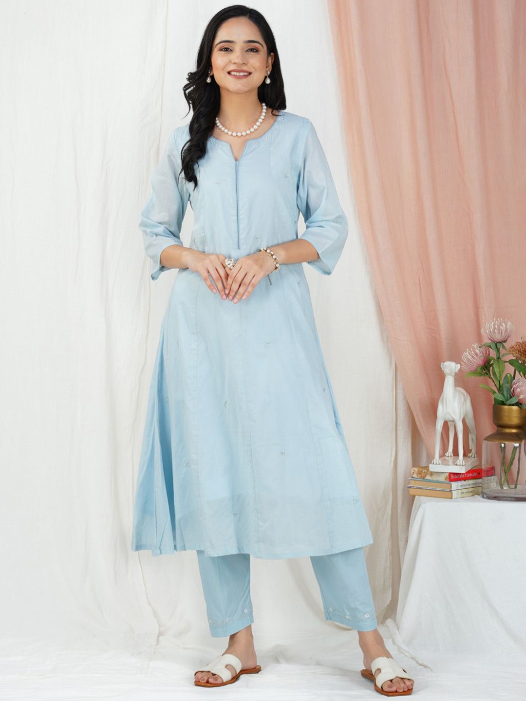 

zuri Women Embroidered Regular Kurta with Trousers, Blue