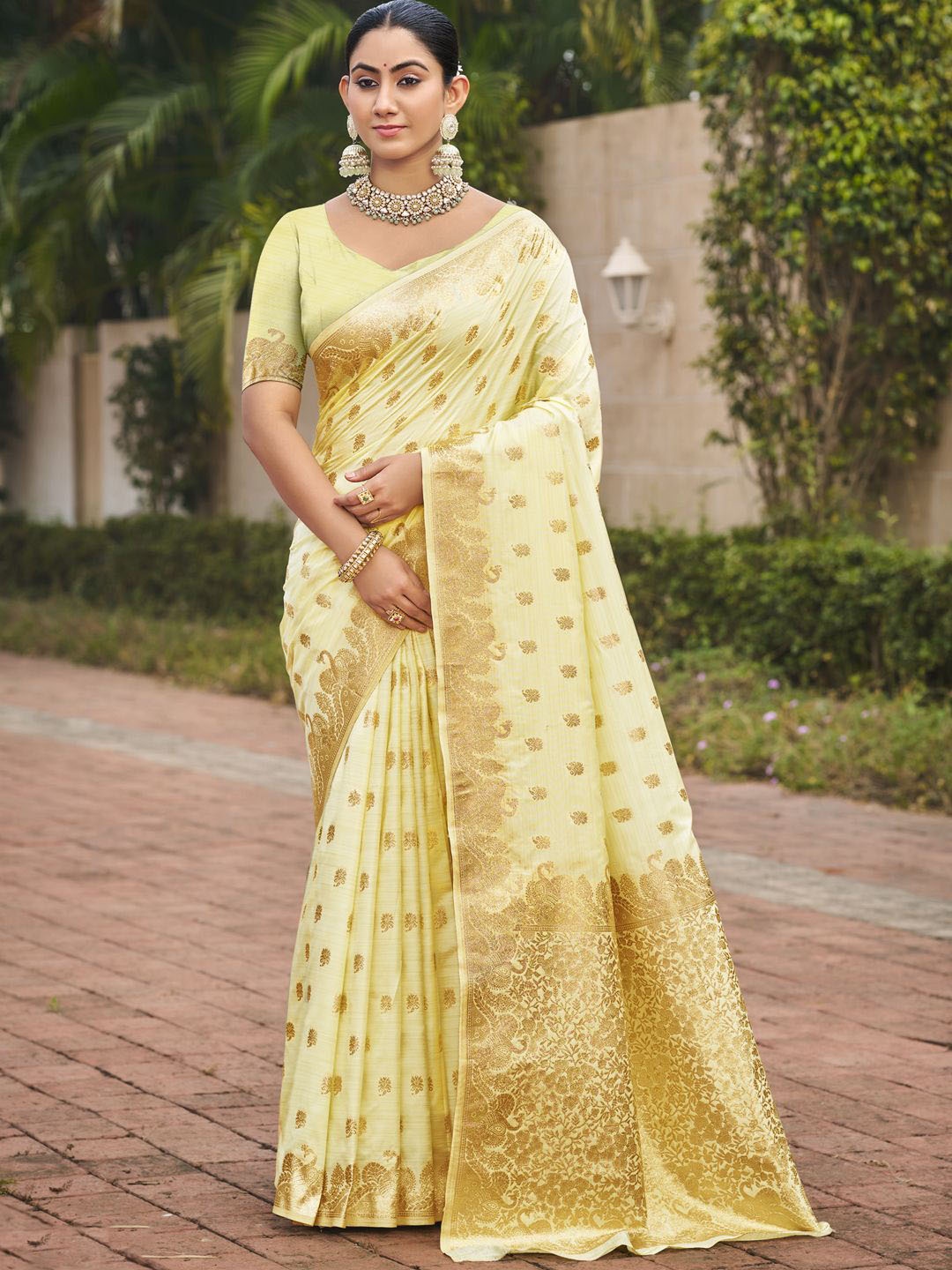 

SANGAM PRINTS Floral Zari Silk Blend Designer Tussar Saree, Yellow