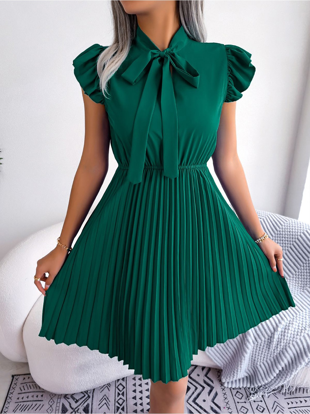 

StyleCast x Revolte Puff Sleeve A-Line Midi Dress, Green