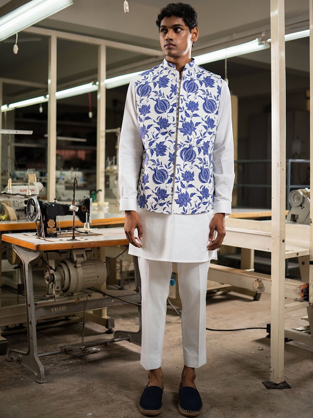 

Project Bandi Men Regular Kurta with Trousers, White