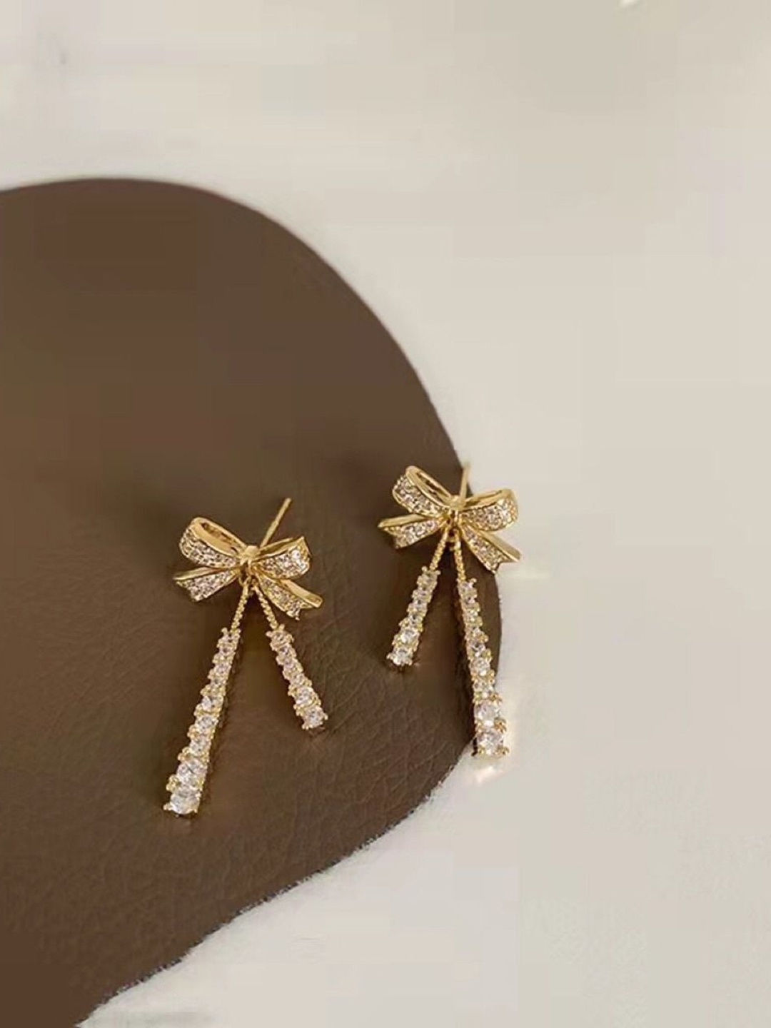 

Celestique Contemporary Studs Earrings, Gold