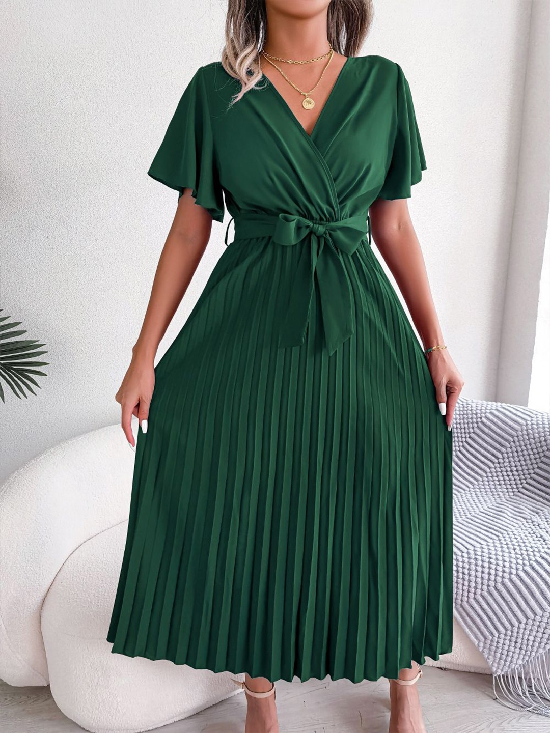 

StyleCast x Revolte Puff Sleeve A-Line Midi Dress, Green
