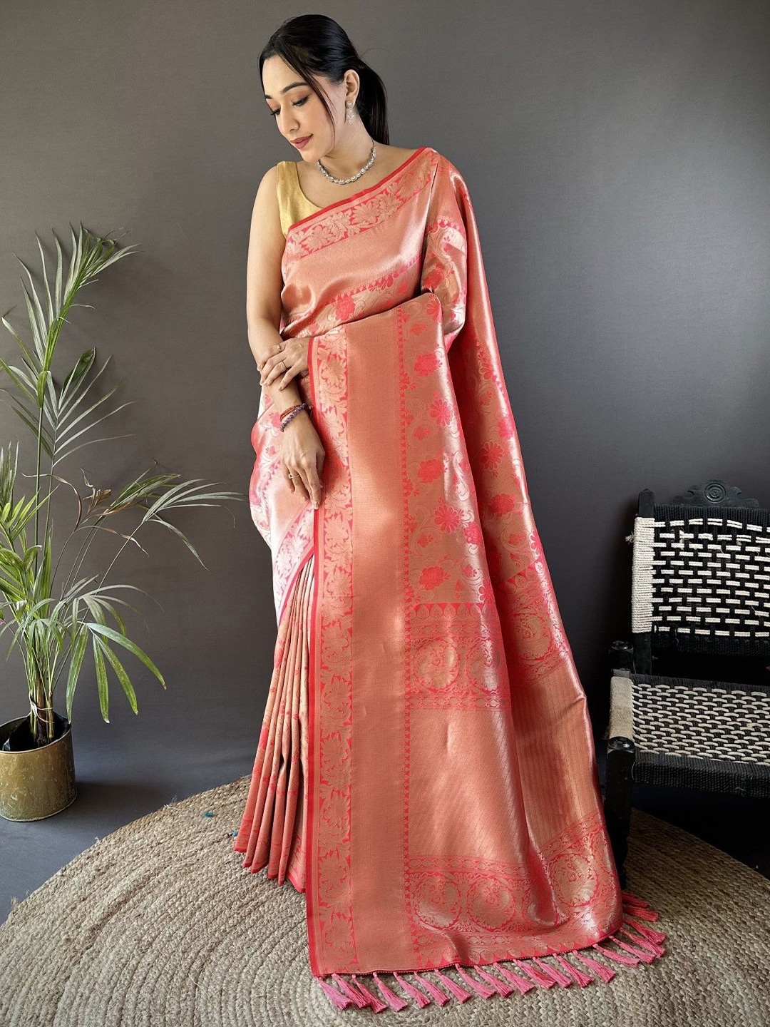 

LeeliPeeri Designer Floral Zari Silk Blend Designer Banarasi Saree, Pink