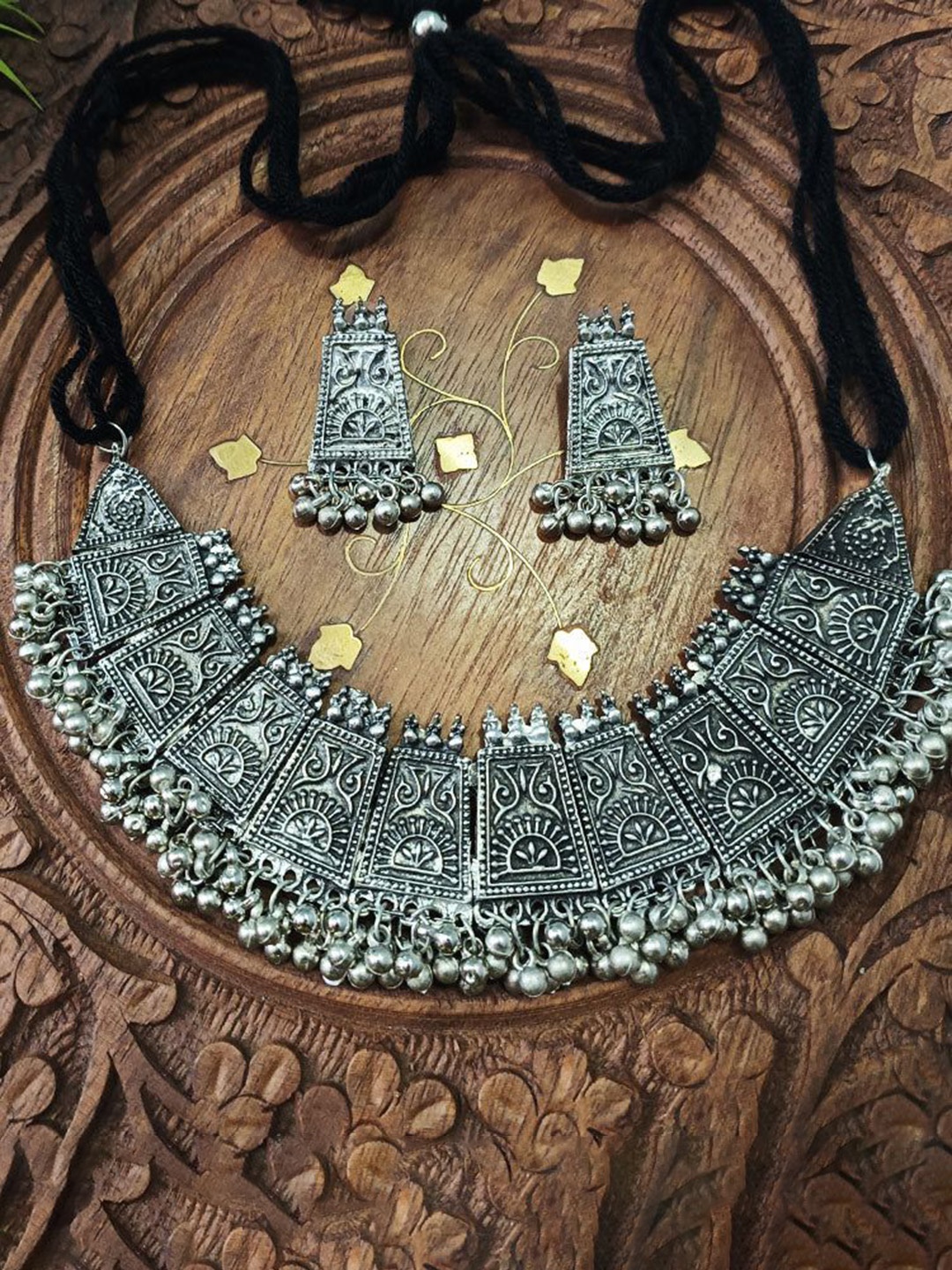 

JMBW INTERNATIONAL Silver-Plated Beaded & Oxidized Jewellery Set