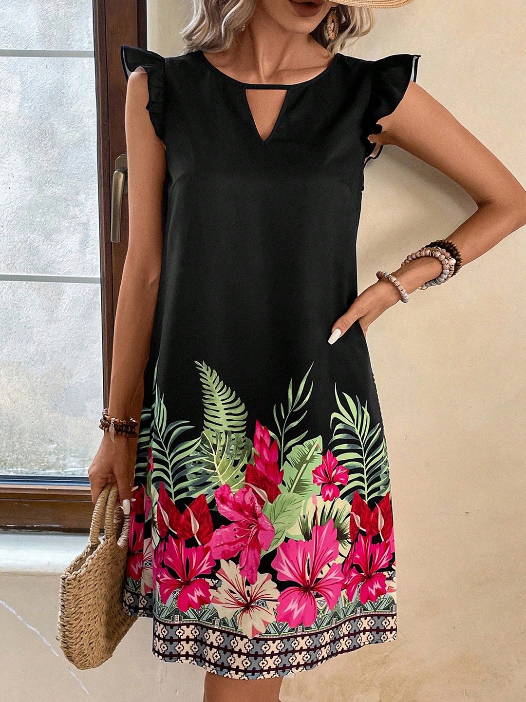 

StyleCast x Revolte Tropical Print A-Line Midi Dress, Black