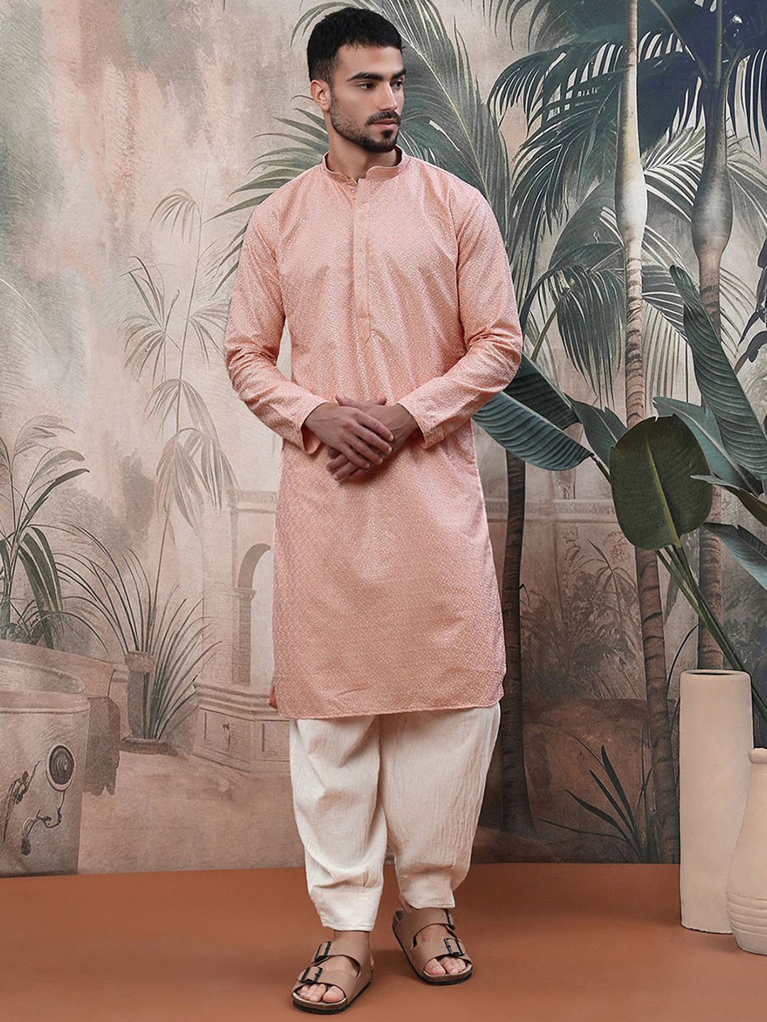 

Sangria Shimmering Embelished Work Kurta, Peach