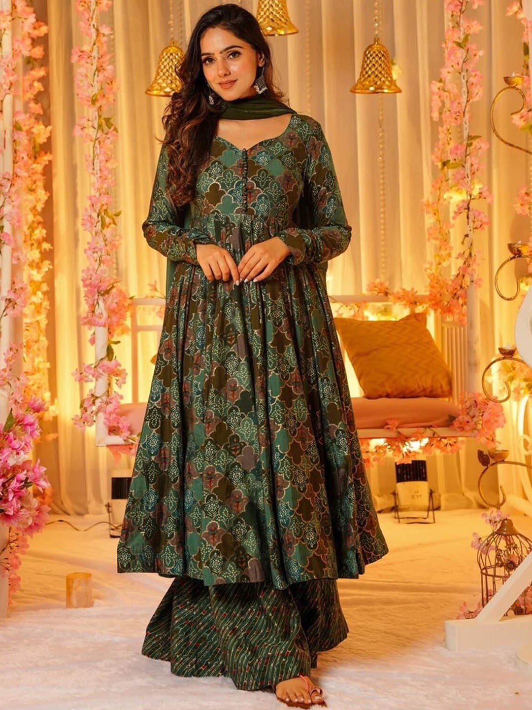 

Idaho Clothing Women Floral Printed Angrakha Pure Cotton Kurta with Skirt & With Dupatta, Green