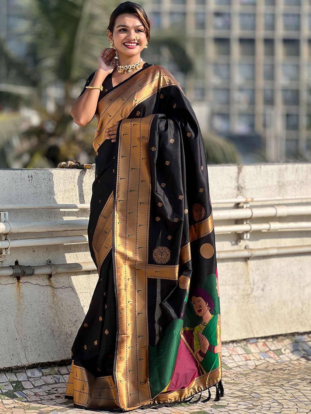 

LeeliPeeri Designer Woven Design Zari Silk Blend Paithani Saree, Black