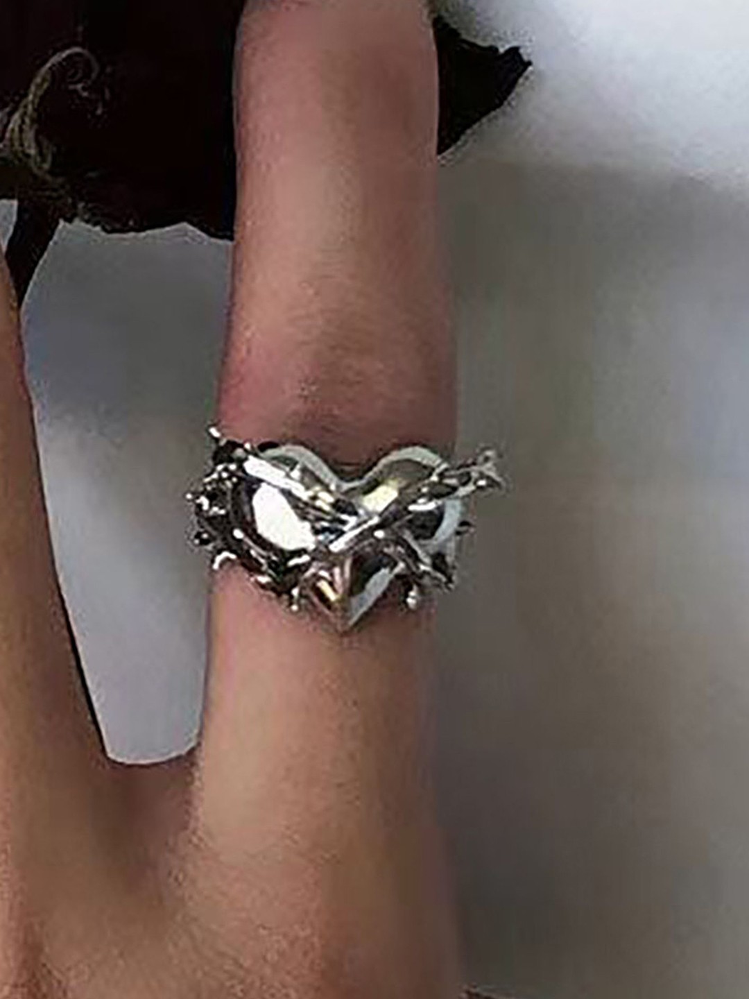 

LULU & SKY Silver Plated Heart Shaped Finger Ring