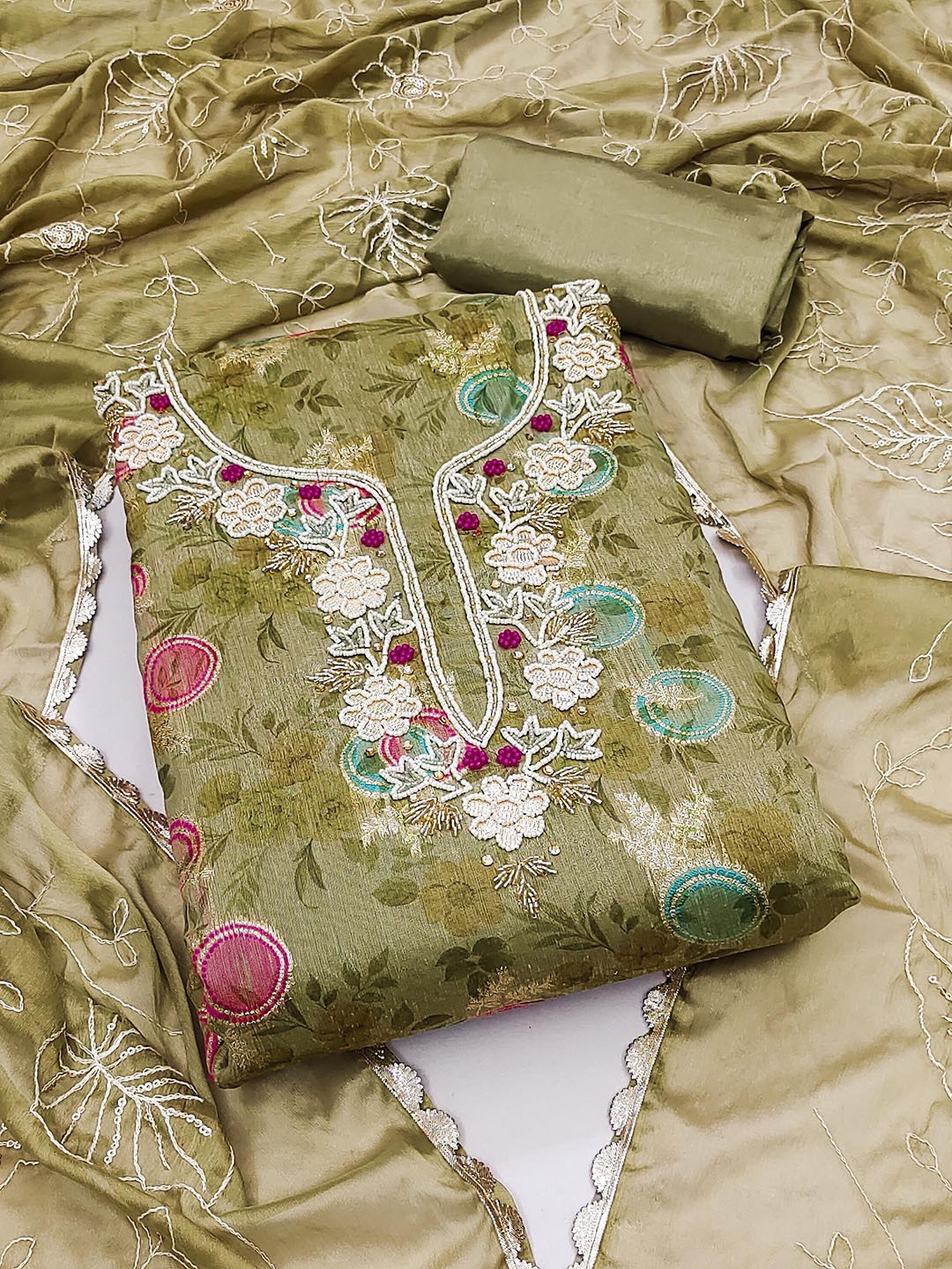 

SHADOW & SAINING Semi-Stitched Dress Material, Green