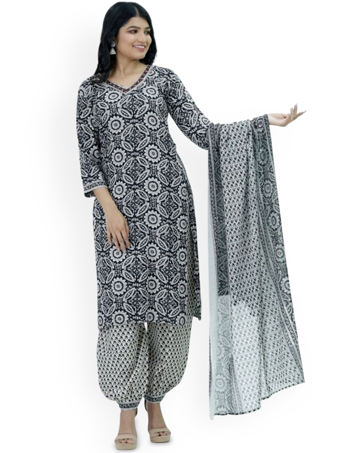 

Silselah Women Ethnic Motifs Printed Regular Pure Cotton Kurta with Salwar & With Dupatta, Black