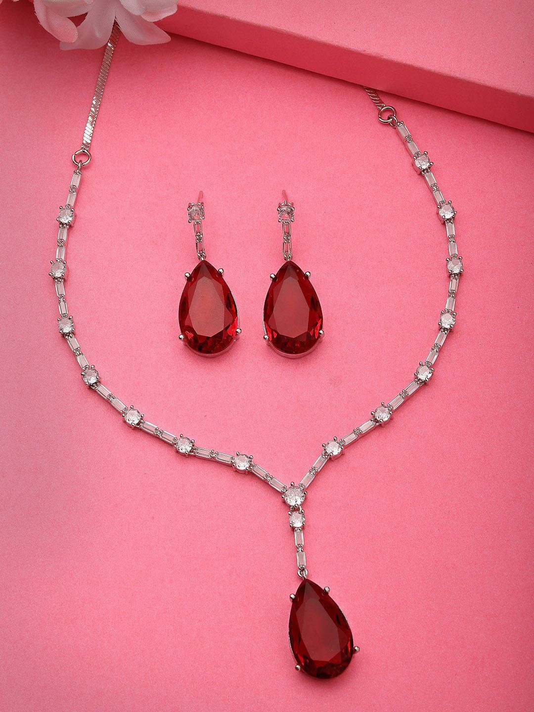 

DressBerry Silver Plated Stones Studded Jewellery Set