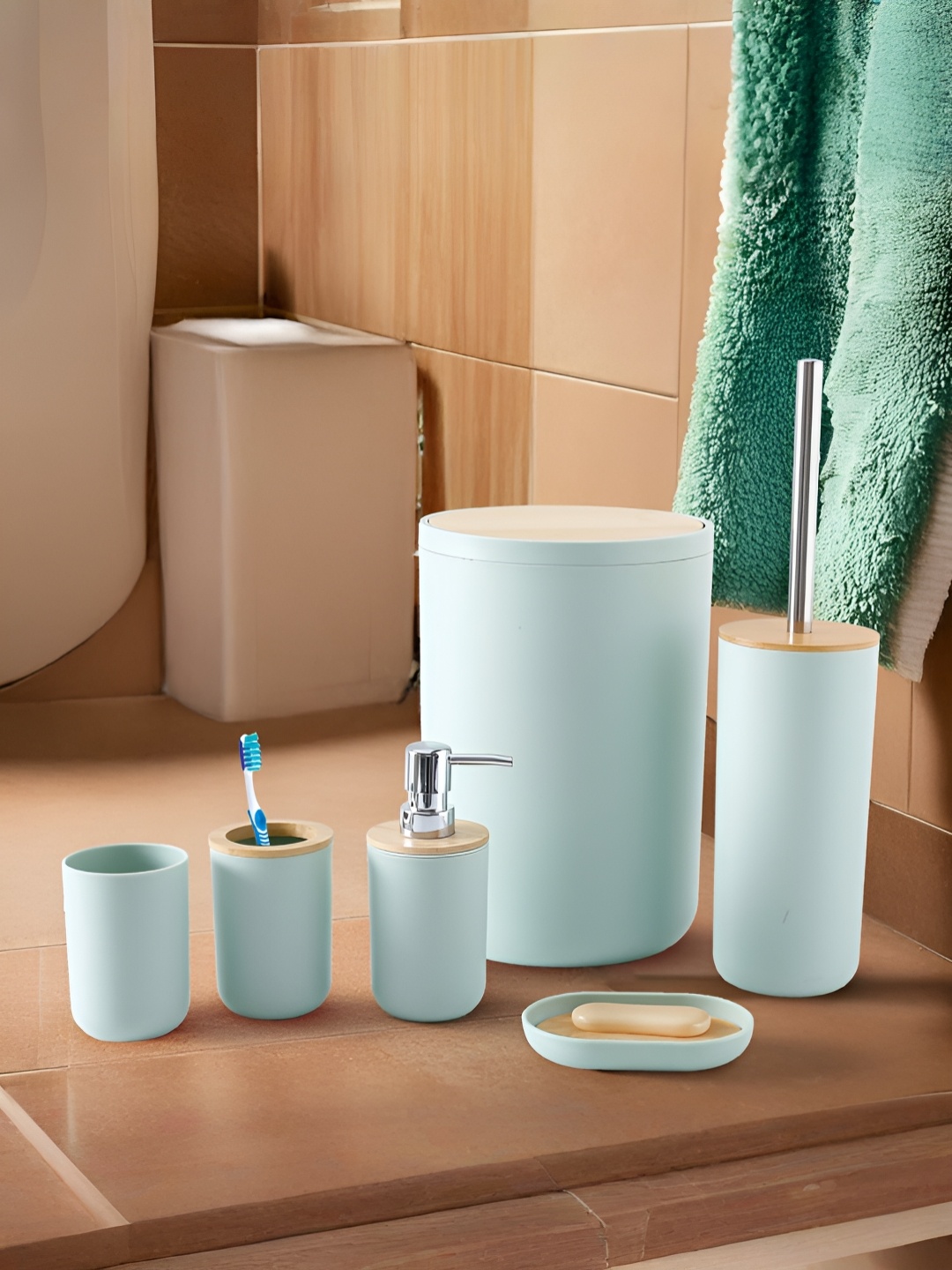 

The Better Home Green 6 piece Solid Ceramic Bath Accessories Set