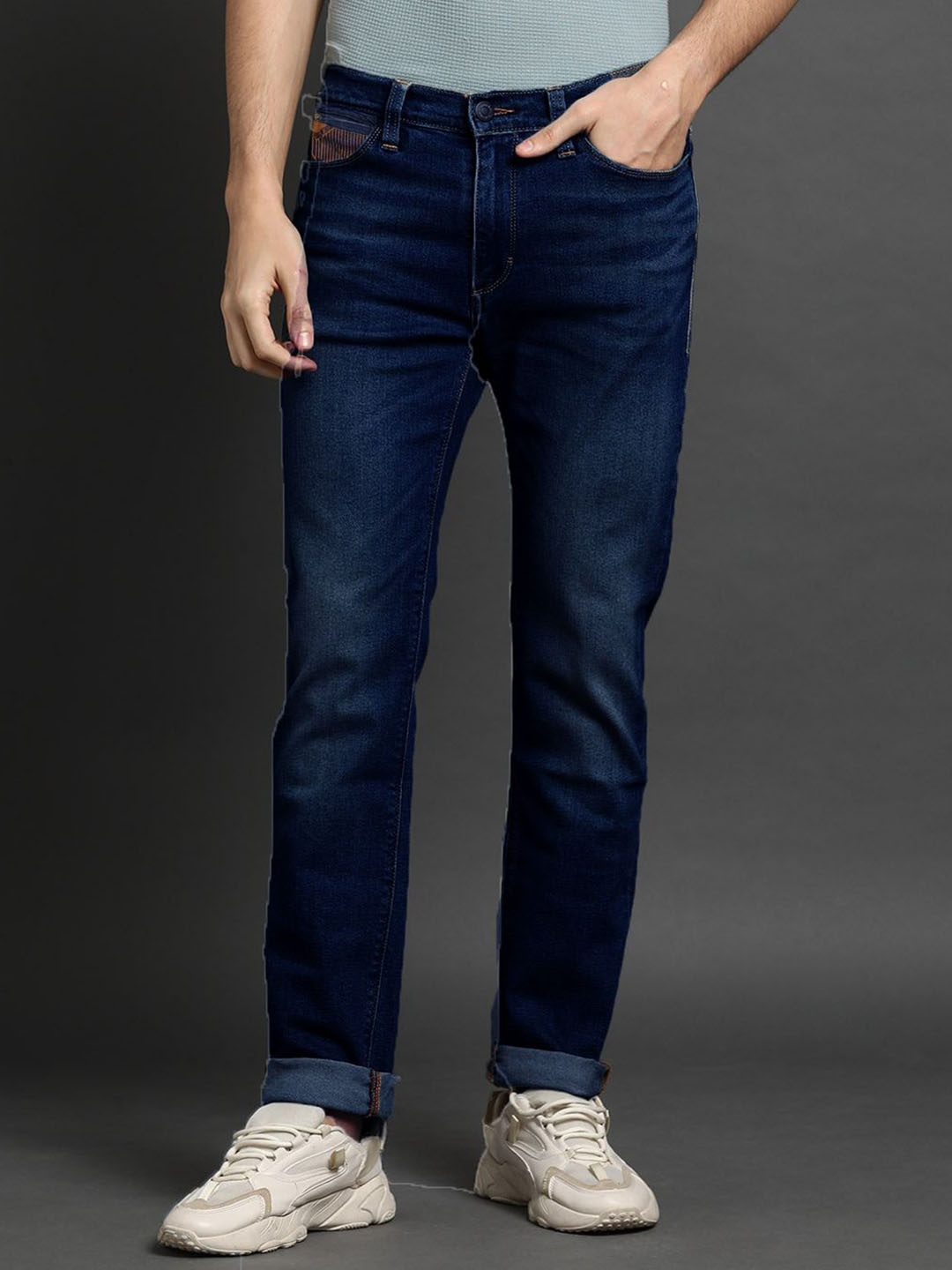 

fineblu Men Slim Fit Light Fade Stretchable Jeans, Blue