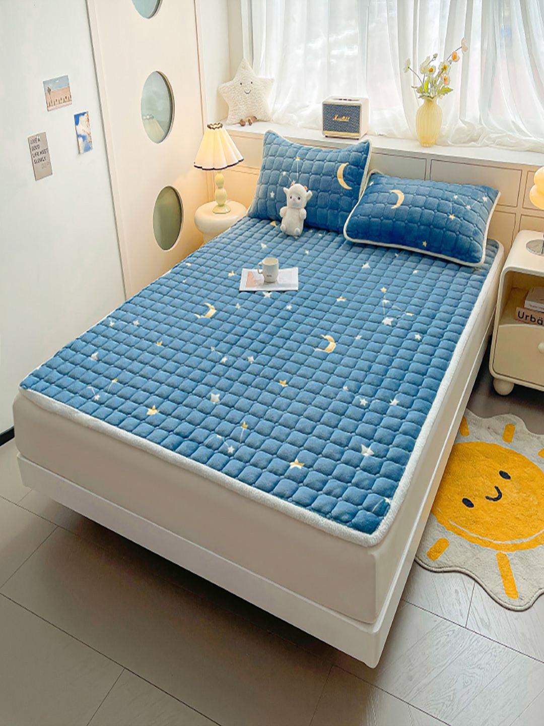 

JC HOME Navy Blue & Yellow 150 TC King Bedsheet with 2 Pillow Covers