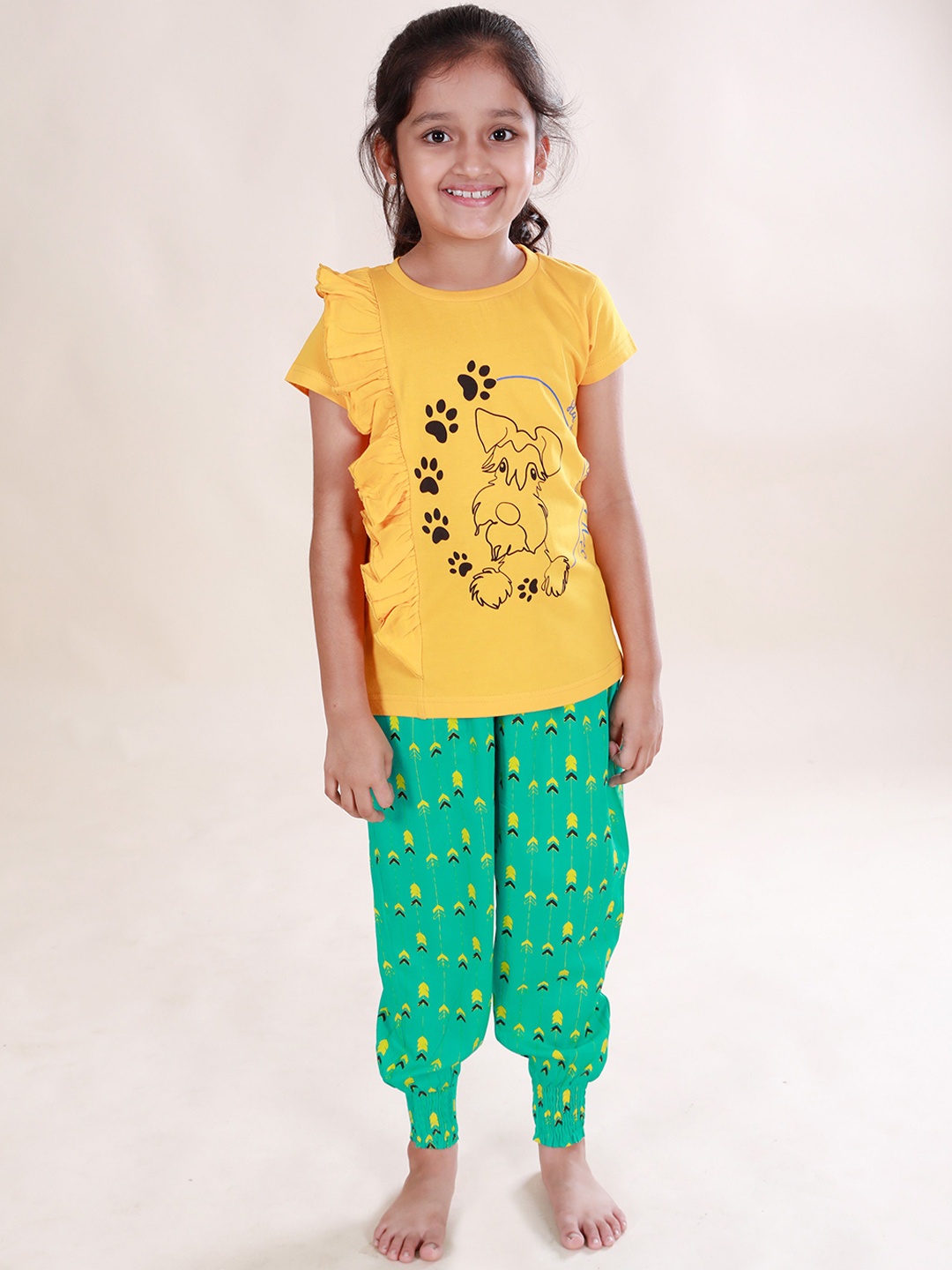 

KiddoPanti Grils Pure Cotton Printed Night suit, Yellow