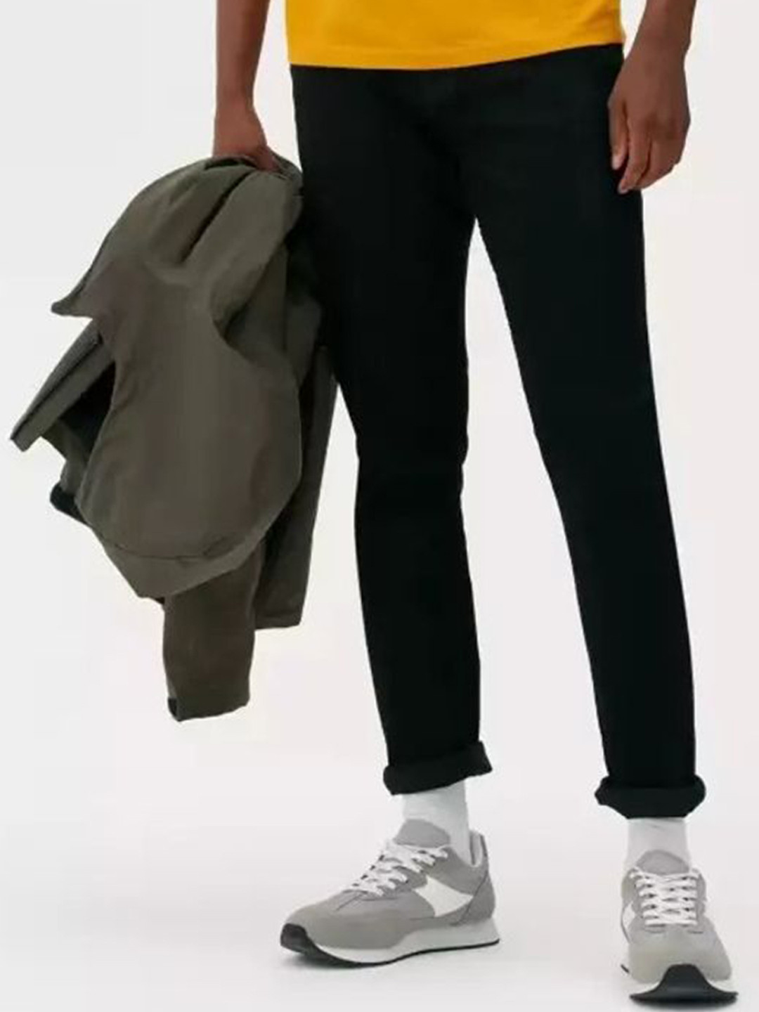 

COMFITS Men Classic Low Distress Stretchable Jeans, Black