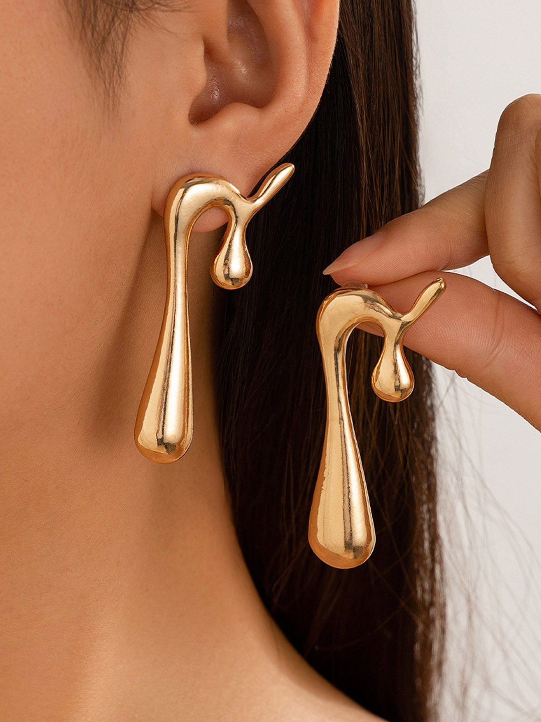 

LULU & SKY Contemporary Studs Earrings, Gold