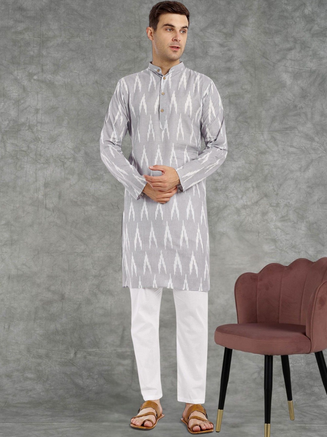 

SKAVIJ Men Printed Regular Pure Cotton Kurta with Pyjamas, Grey