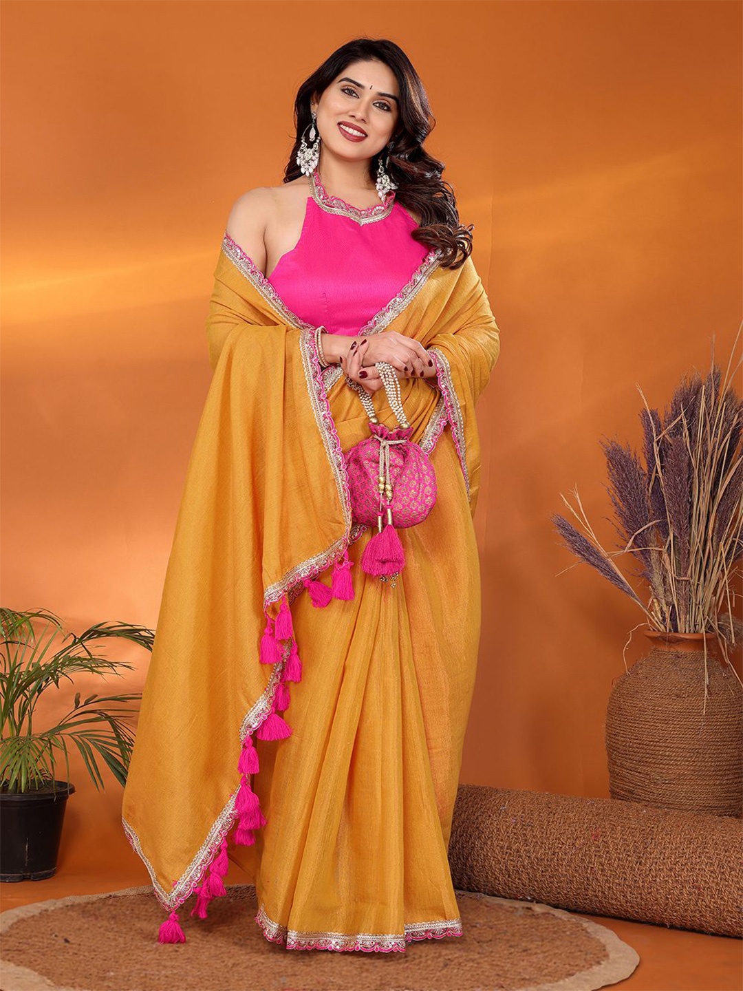 

FABMORA Sequinned Silk Cotton Saree, Yellow