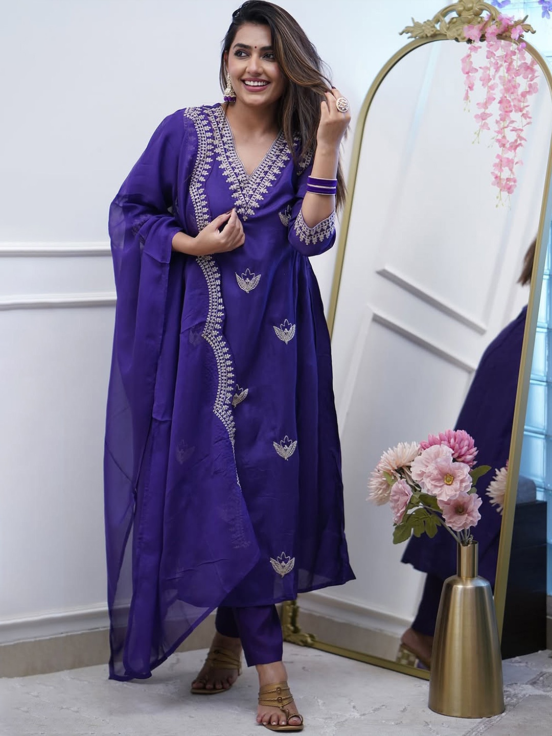 

Ekta Textiles Women Paisley Embroidered Regular Thread Work Chanderi Silk Kurti with Trousers & With Dupatta, Blue