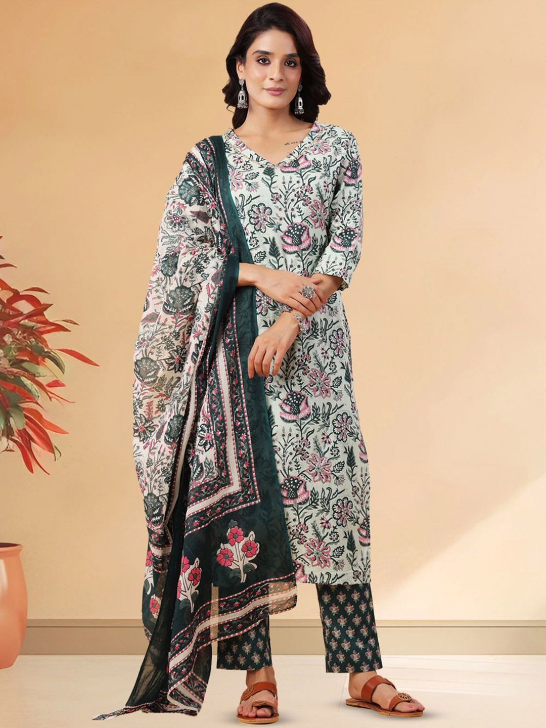 

CUSTARD Women Floral Printed Regular Pure Cotton Kurta with Palazzos & With Dupatta, Green
