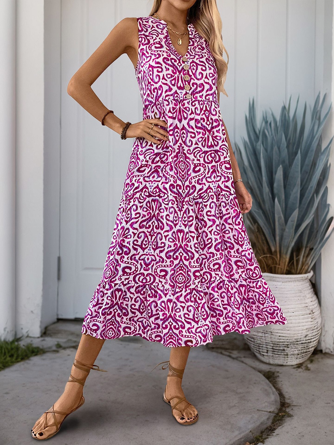 

StyleCast x Revolte Ethnic Motifs Print A-Line Midi Dress, Red