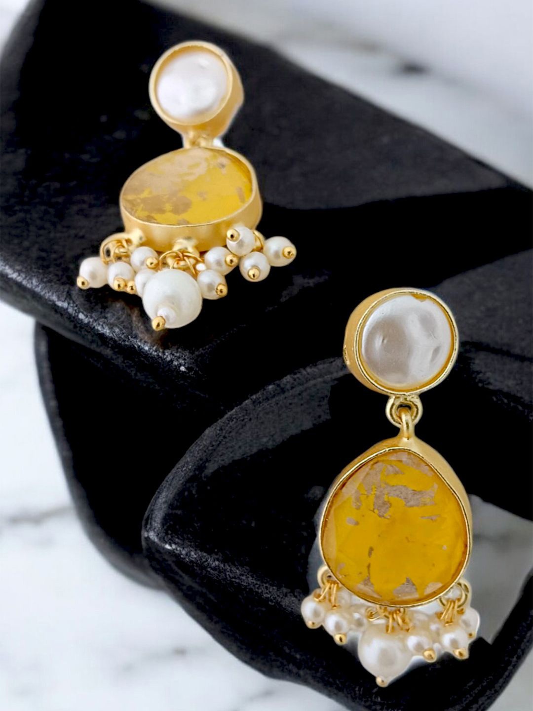 

TISHUL JEWELS Classic Studs Earrings, Yellow