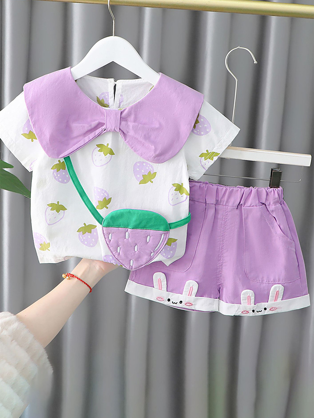 

LULU & SKY Girls Printed T-shirt with Shorts, Purple