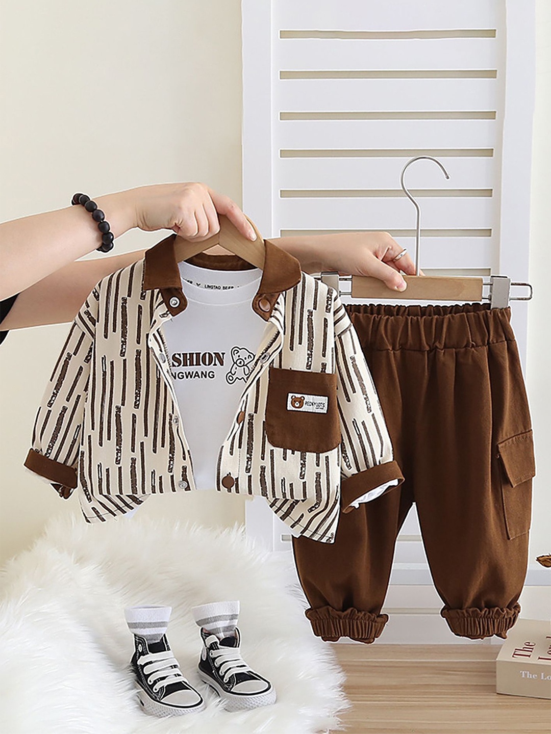 

LULU & SKY Boys Printed Shirt, Brown