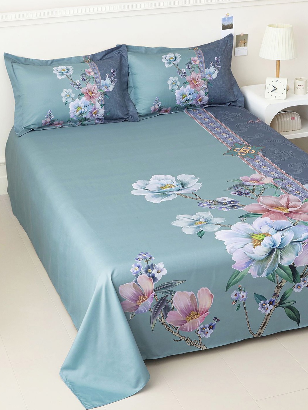 

Story@home Fluorescent Green & Pink Floral 300 TC King Bedsheet with 2 Pillow Covers