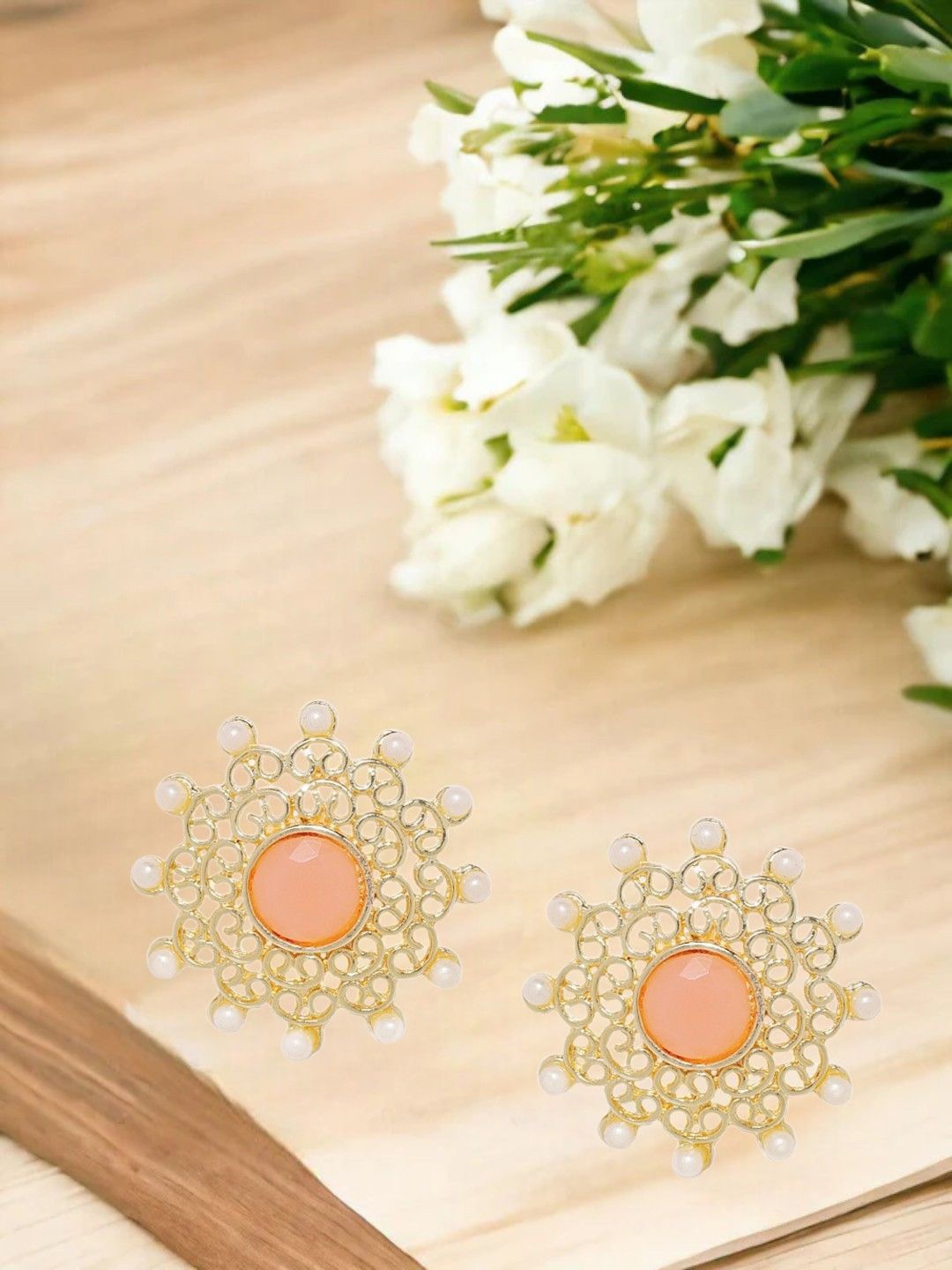

Anouk Contemporary Studs Earrings, Gold