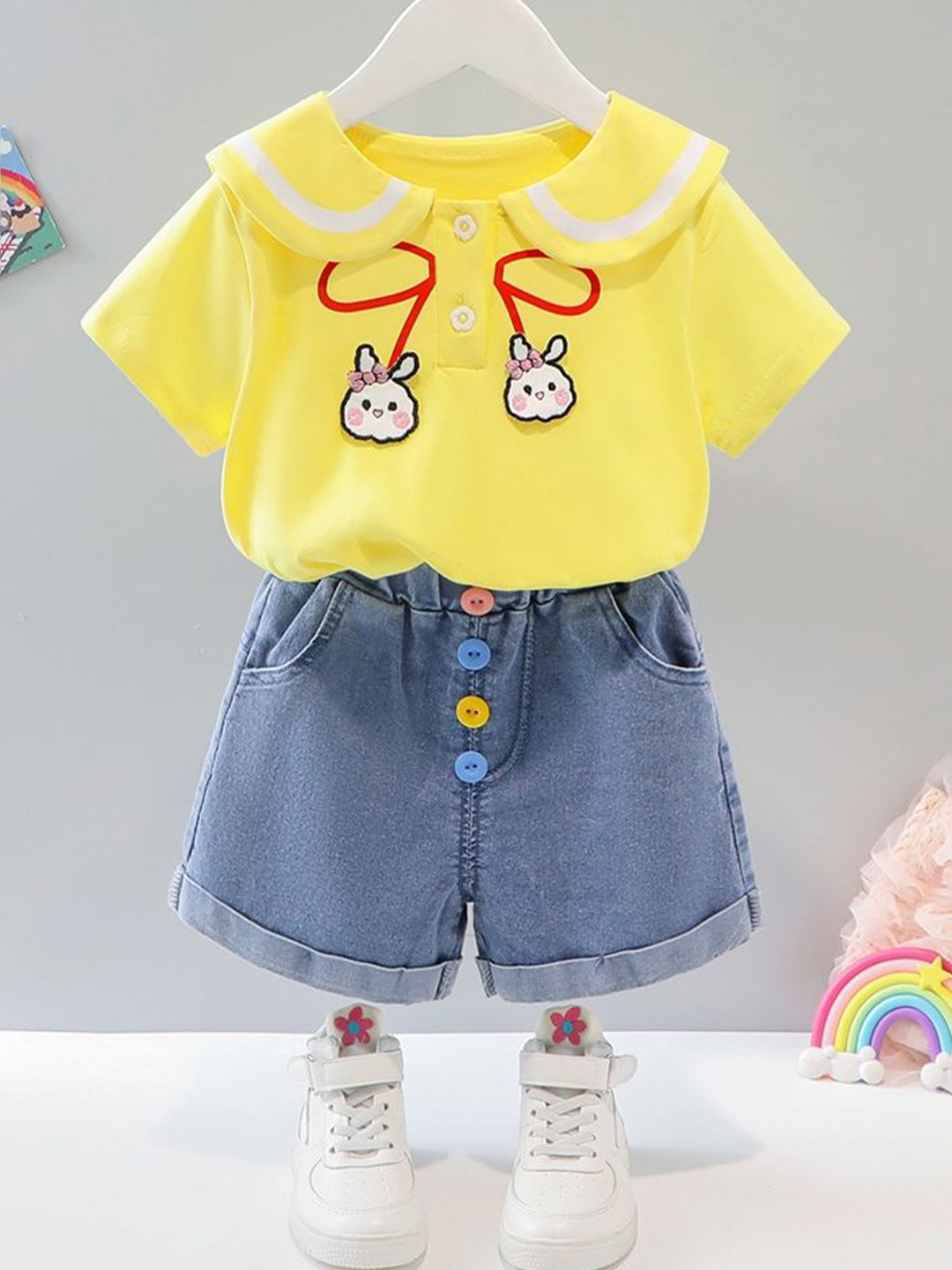 

LULU & SKY Girls Top with Shorts, Yellow