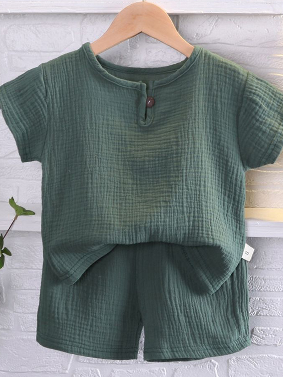 

LULU & SKY Boys Top with Shorts, Green