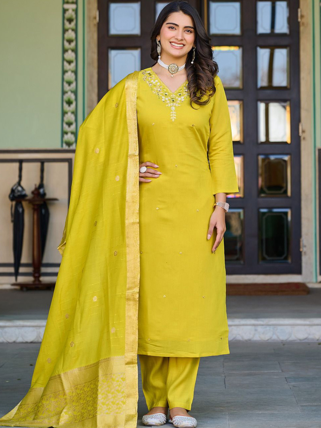 

Amrutam Fab Women Floral Yoke Design Regular Thread Work Raw Silk Kurta with Trousers & With Dupatta, Yellow