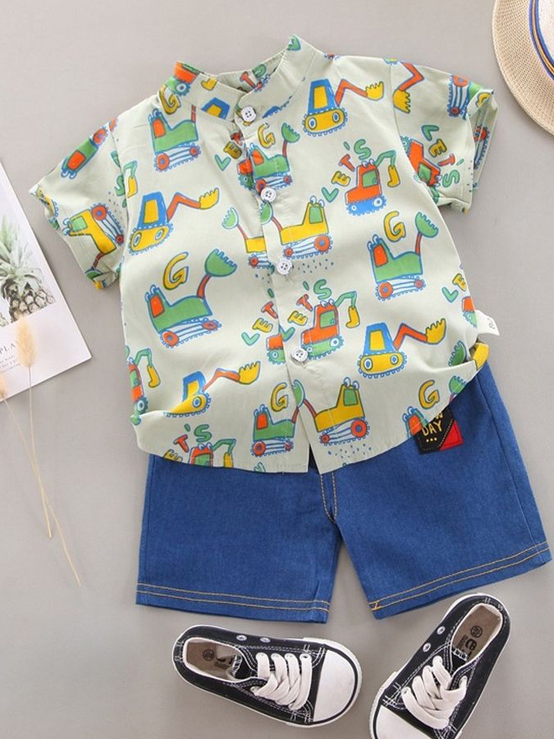 

LULU & SKY Boys Printed Shirt with Shorts, Green