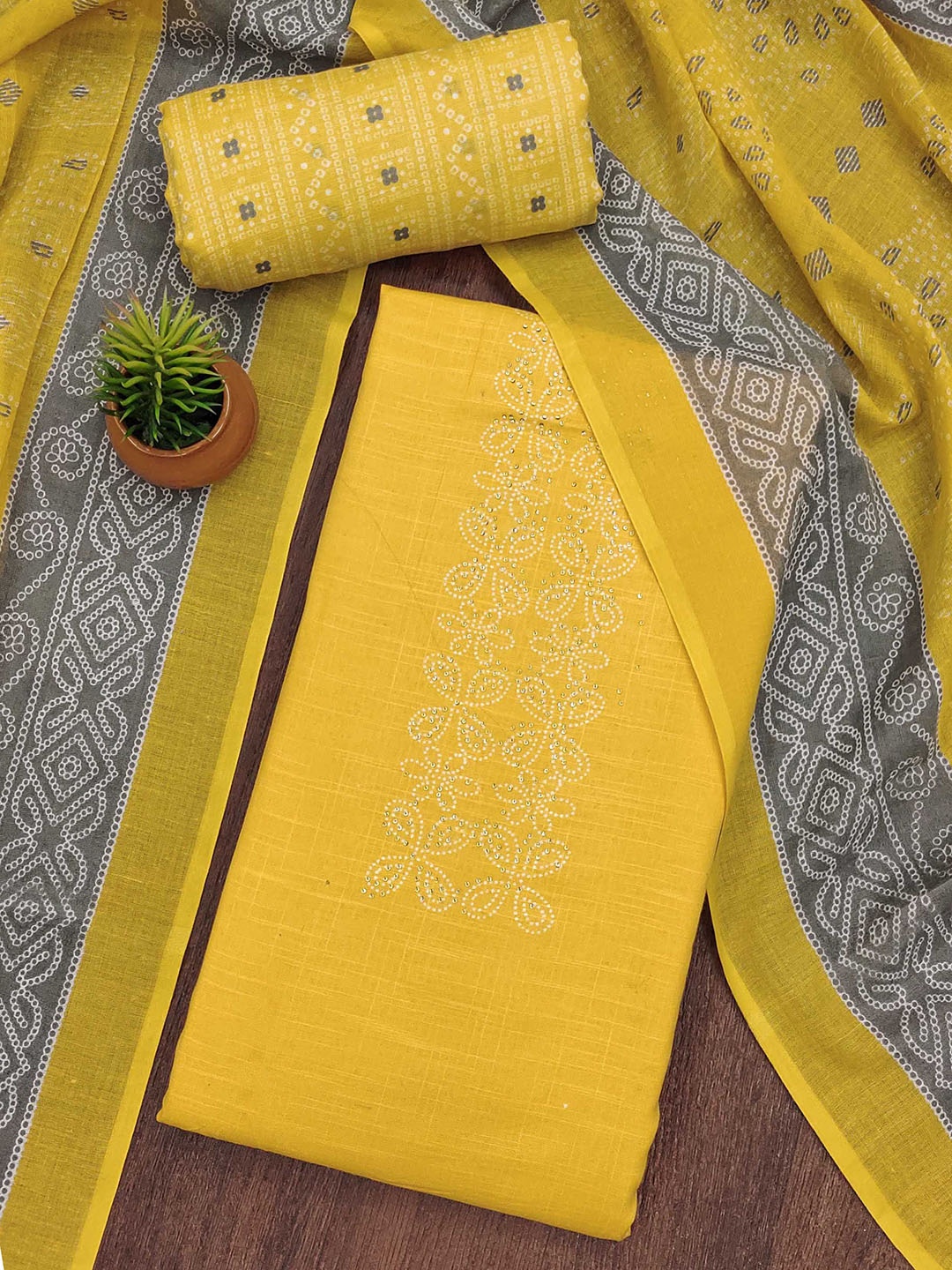 

SHADOW & SAINING Printed Pure Cotton Unstitched Dress Material, Yellow
