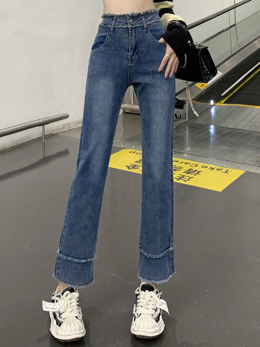 

StyleCast Women Slim Fit High-Rise Light Fade Jeans, Blue