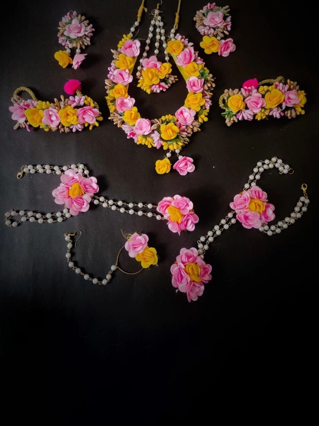 

BALIKA VADHU Blooming Elegance Flower Jewellery Set, Gold