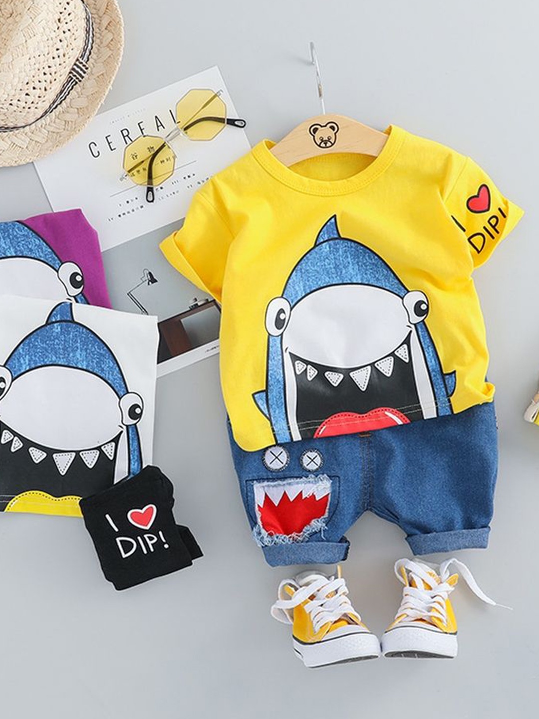

LULU & SKY Boys Printed T-shirt with Shorts, Yellow