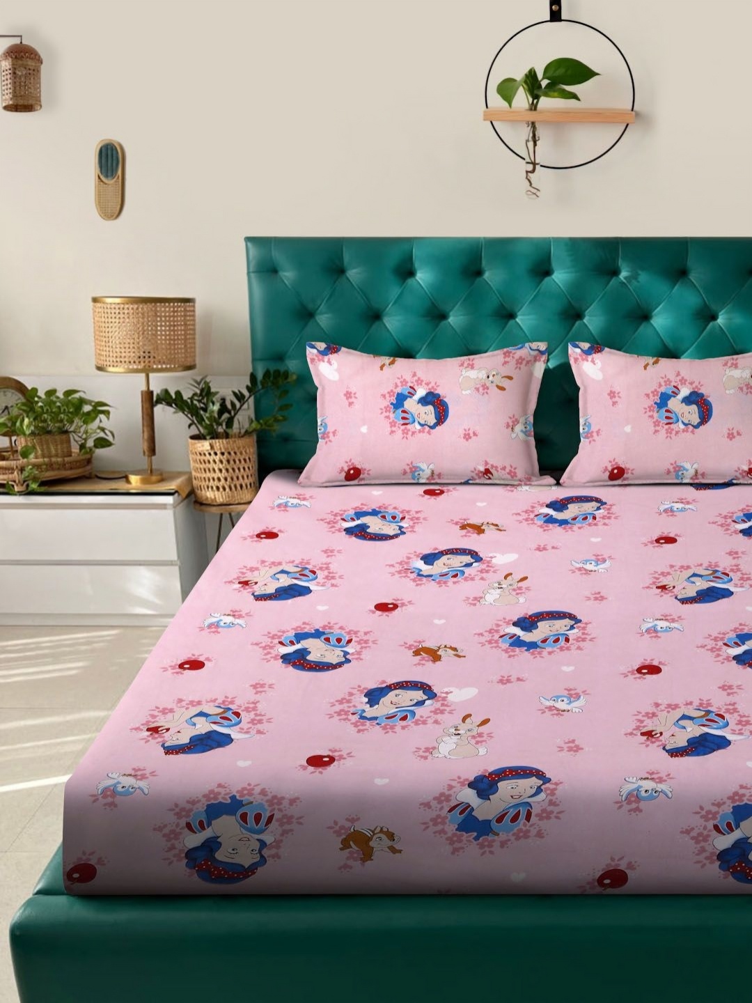 

Myntra Elegant Homes Pink & Blue Graphic 400 TC King Bedsheet with 2 Pillow Covers