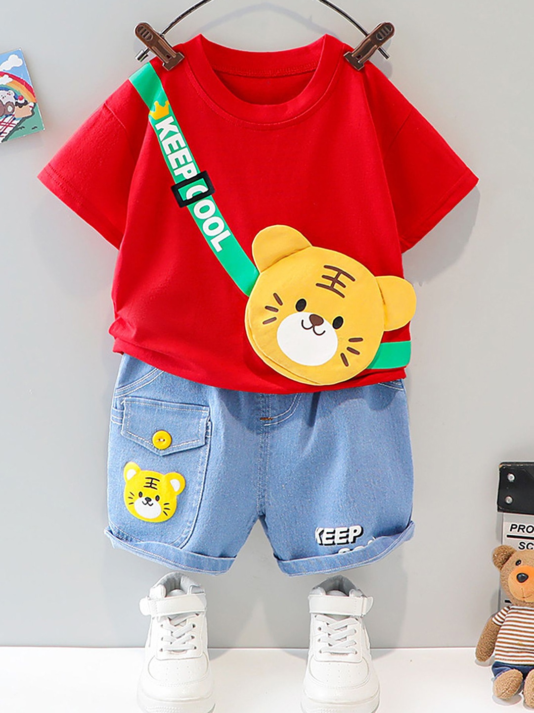 

LULU & SKY Boys Printed T-shirt with Shorts, Red