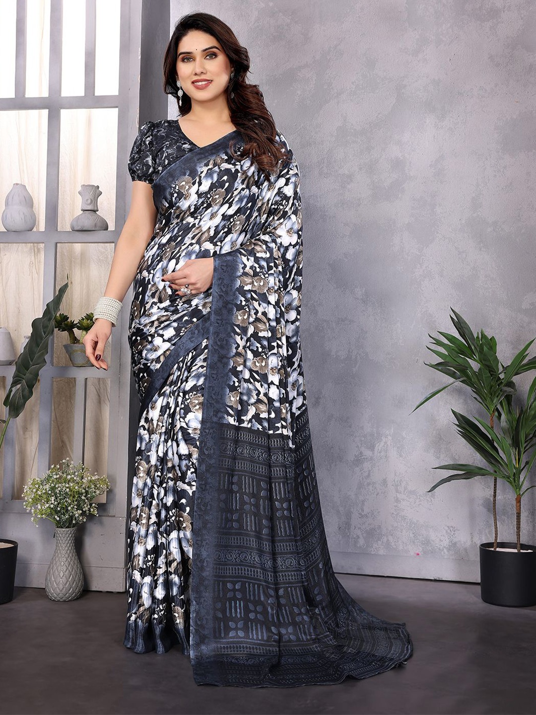 

Moda Rapido Floral Silk Blend Saree, Grey