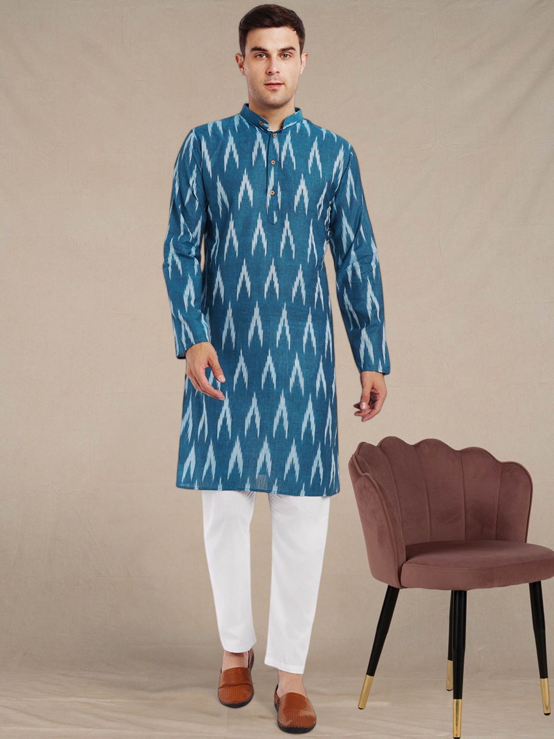 

SKAVIJ Men Printed Regular Pure Cotton Kurta with Pyjamas, Turquoise blue