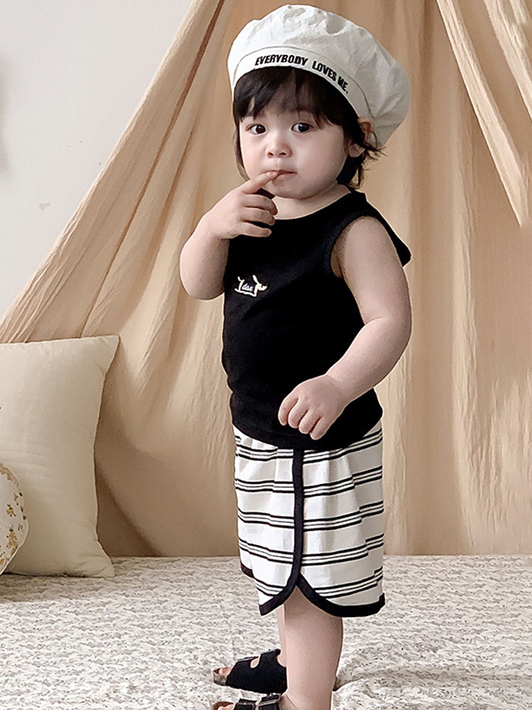 

LULU & SKY Boys Printed Top With Shorts, Black