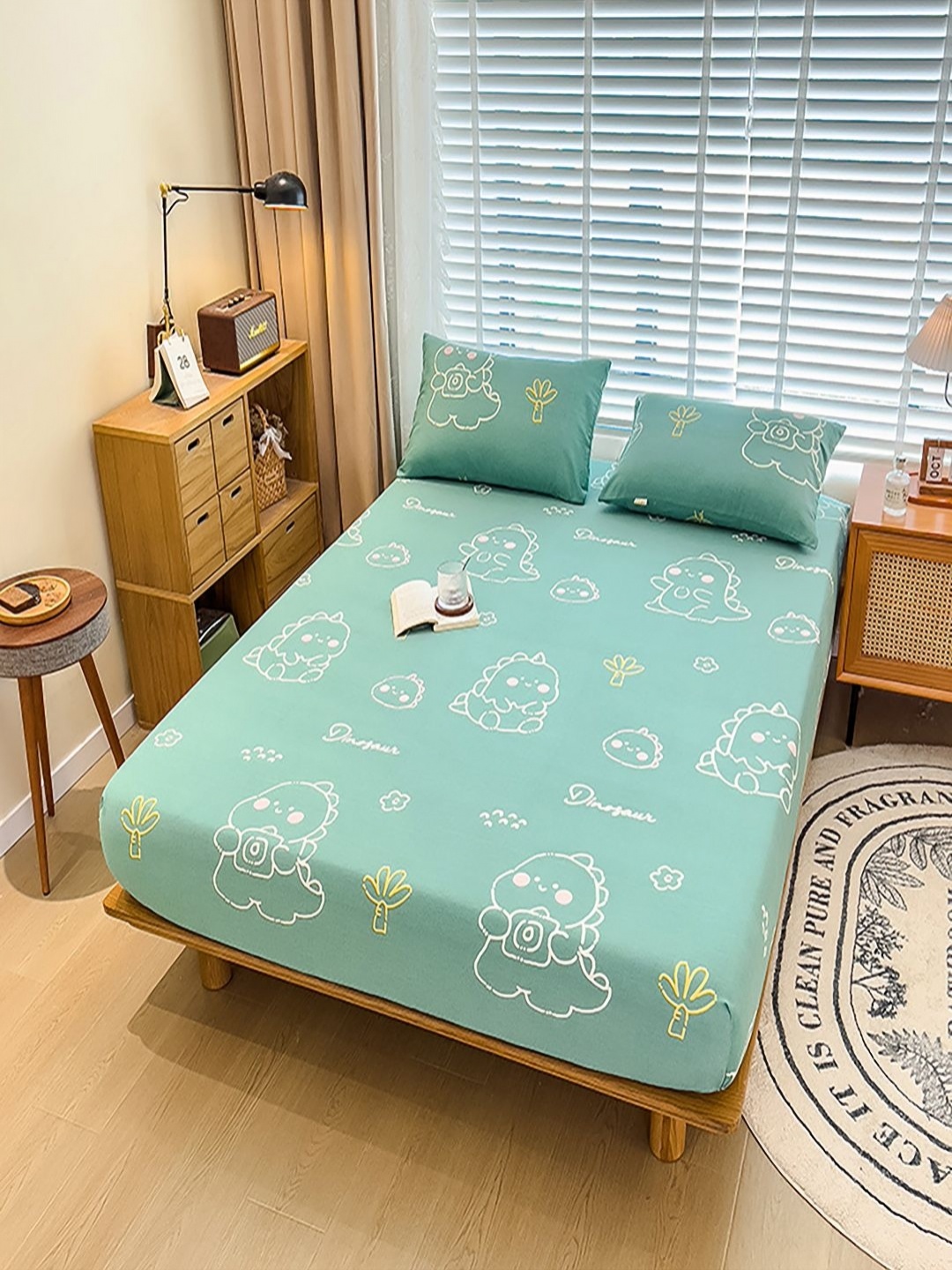 

JC HOME Green & White Graphic 220 TC Queen Bedsheet with 2 Pillow Covers