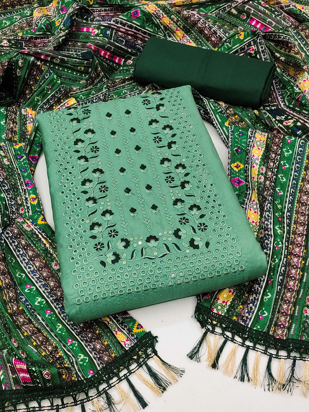 

SHADOW & SAINING Embroidered Unstitched Dress Material, Green